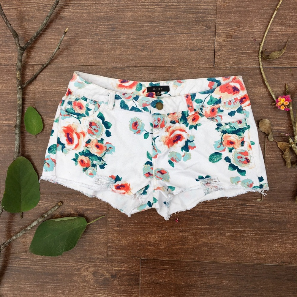 Floral denim shorts!
